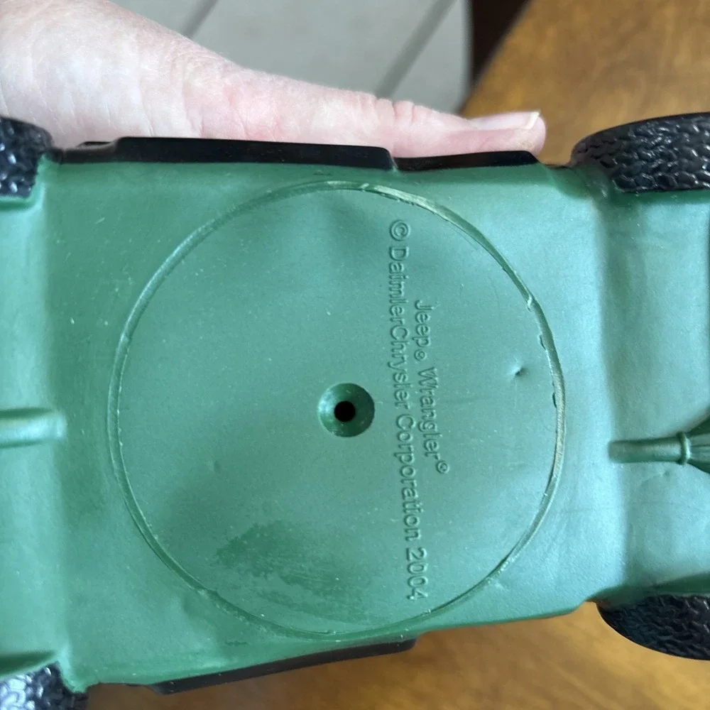 VTG Jeep Wrangler Plastic Figurine Or Dog Toy‎